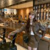 Женская куртка из искусственной замши Summer House 2026 с отделкой из искусственного овчины, кофейный цвет — фото товара